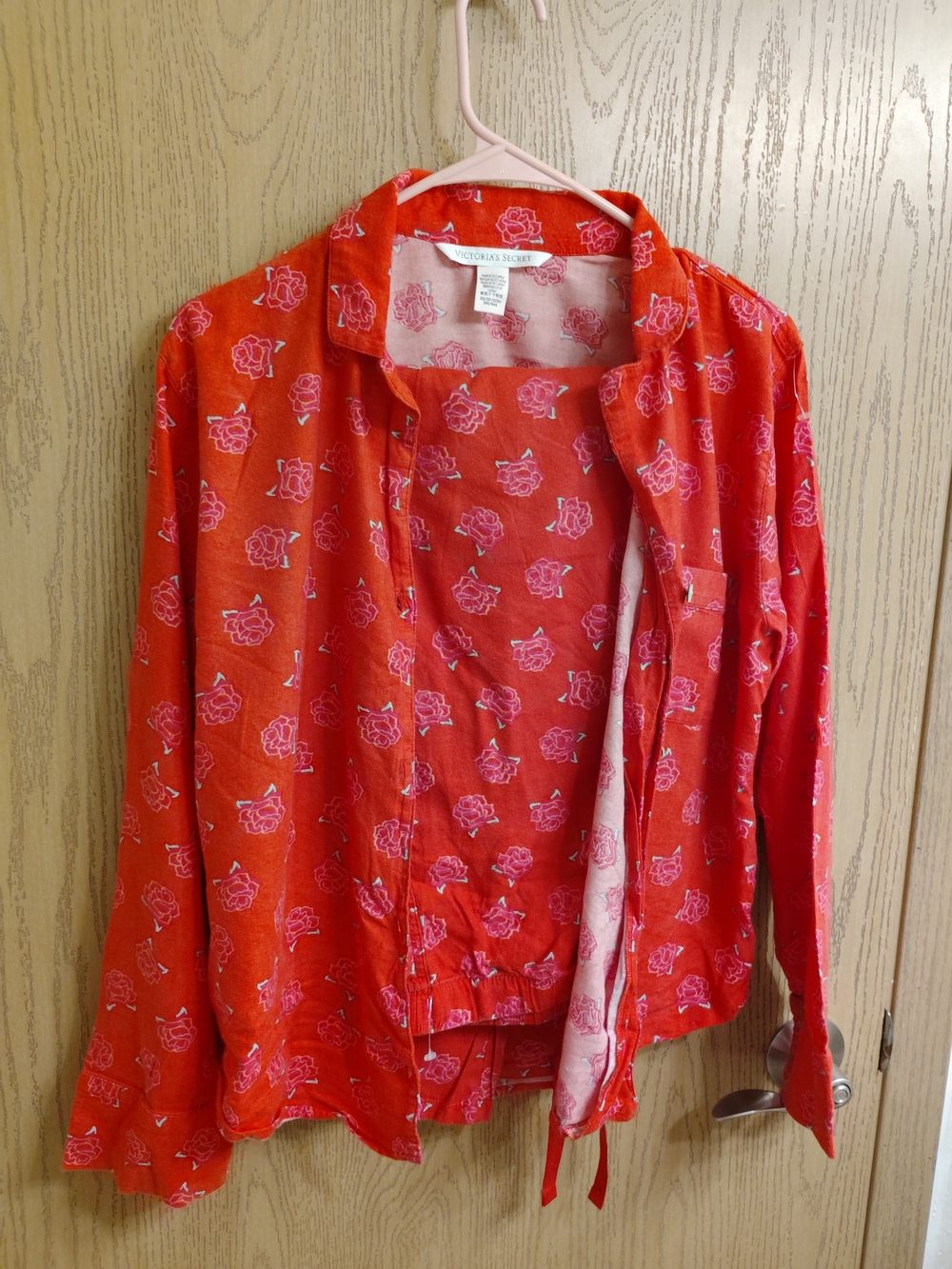 Victoria's Secret Red Rose-Print Pajama Set